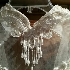 Magnificent gown/wedding dress. Make me an offer !